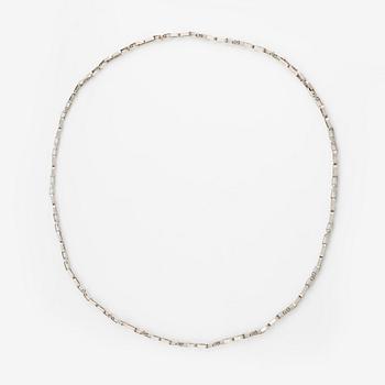 Theresia Hvorslev, silver necklace.