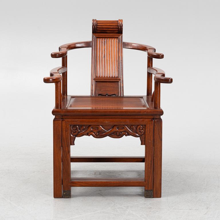 A hardwood resting chair, 20th century.