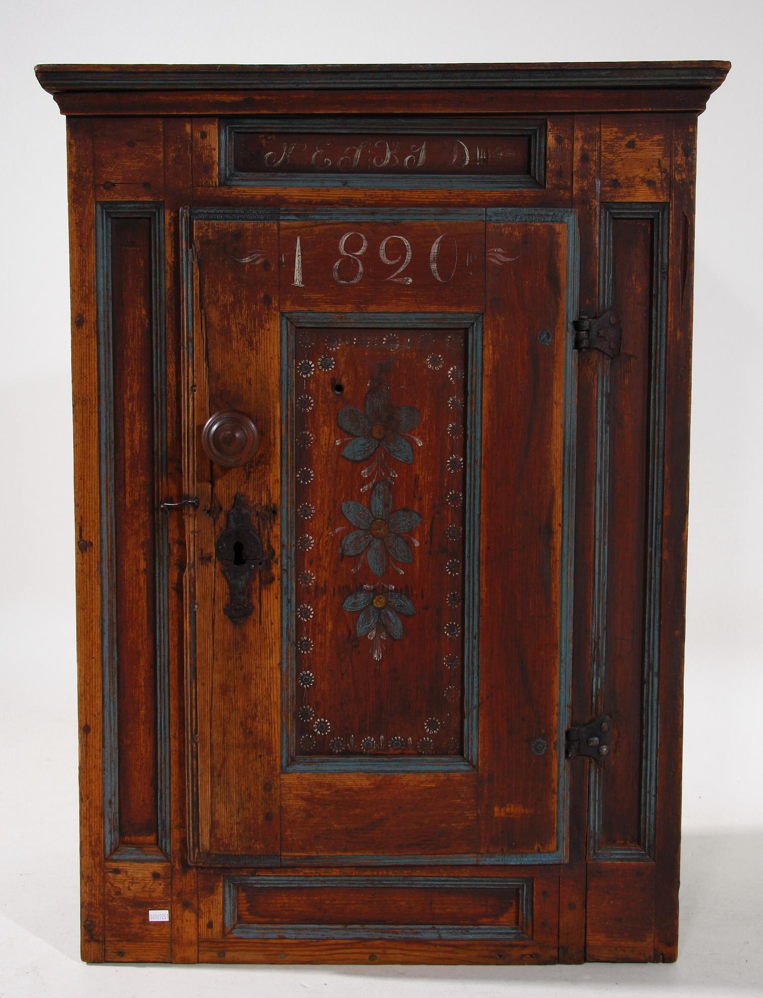 VÄGGSKÅP, allmoge, 1800-tal.