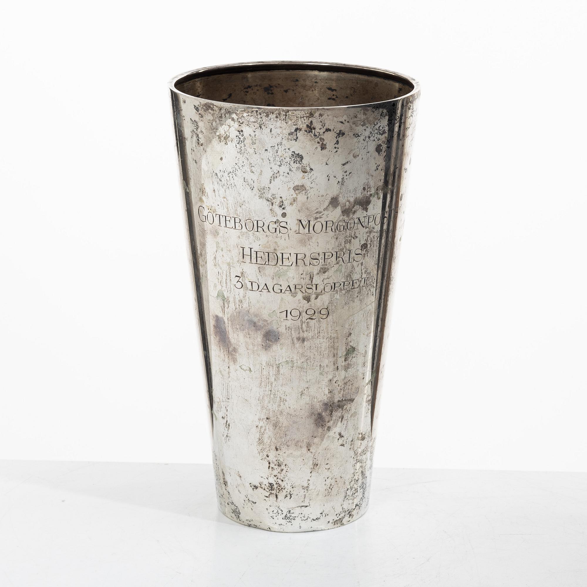 Vas/pokal, silver, C.G.Hallberg, Stockholm, 1918.