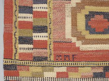 Märta Måås-Fjetterström, CARPET. "Röda åttan". Flat weave. 326,5 x 227,5 cm. Signed MMF.