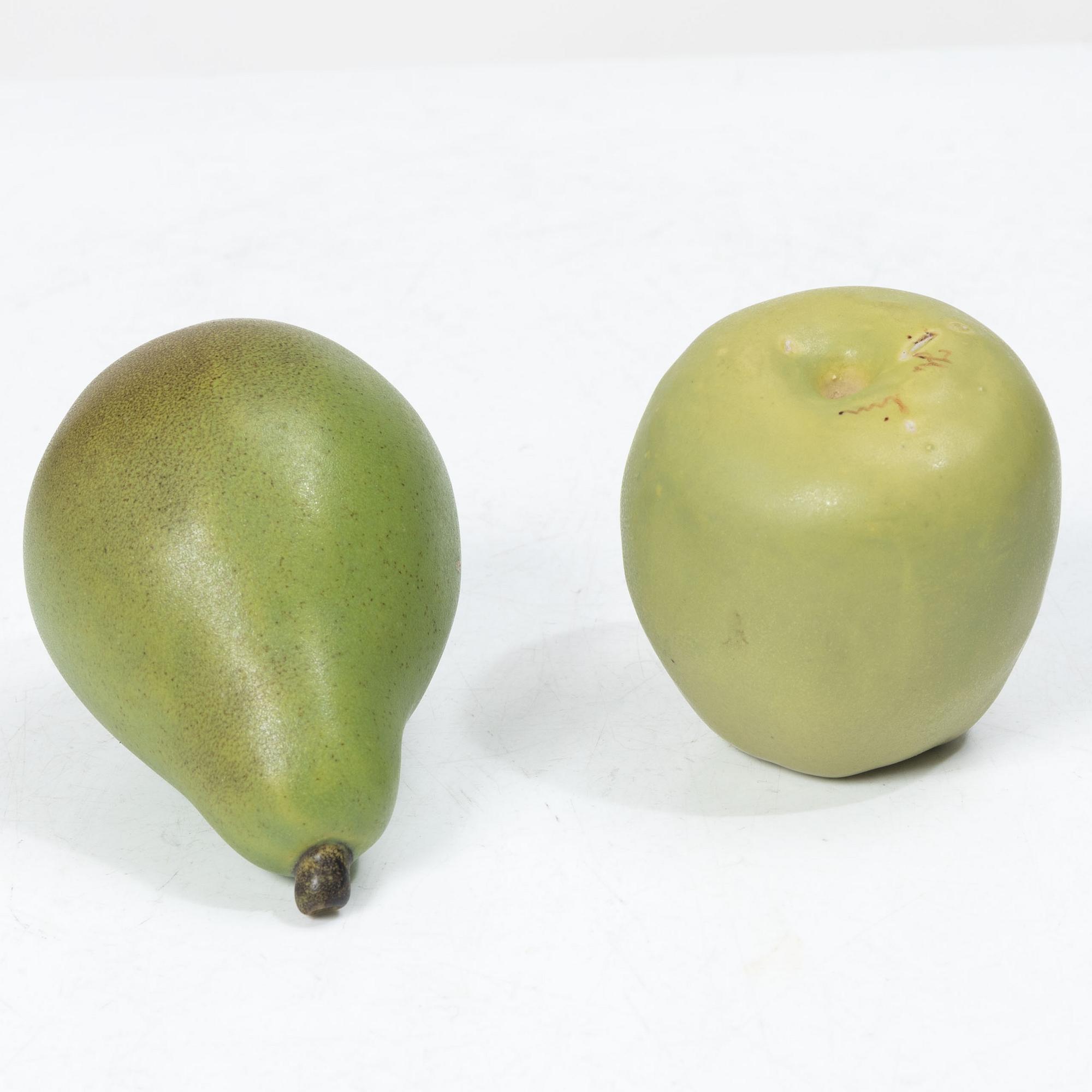 Ingrid Herrlin, apple and pear.