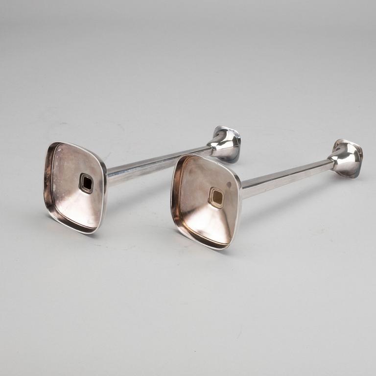 A PAIR OF SILVER CANDLESTICKS BY SA GILLGREN.