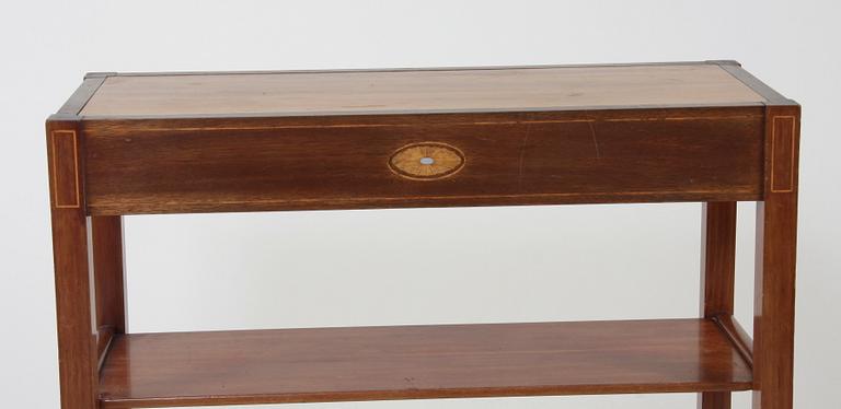 SIDEBOARD.