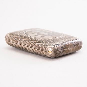 A Russian silver and niello cigarette case, assay master  Lev Fridrikhovitch Oleks, Moscow 1889.