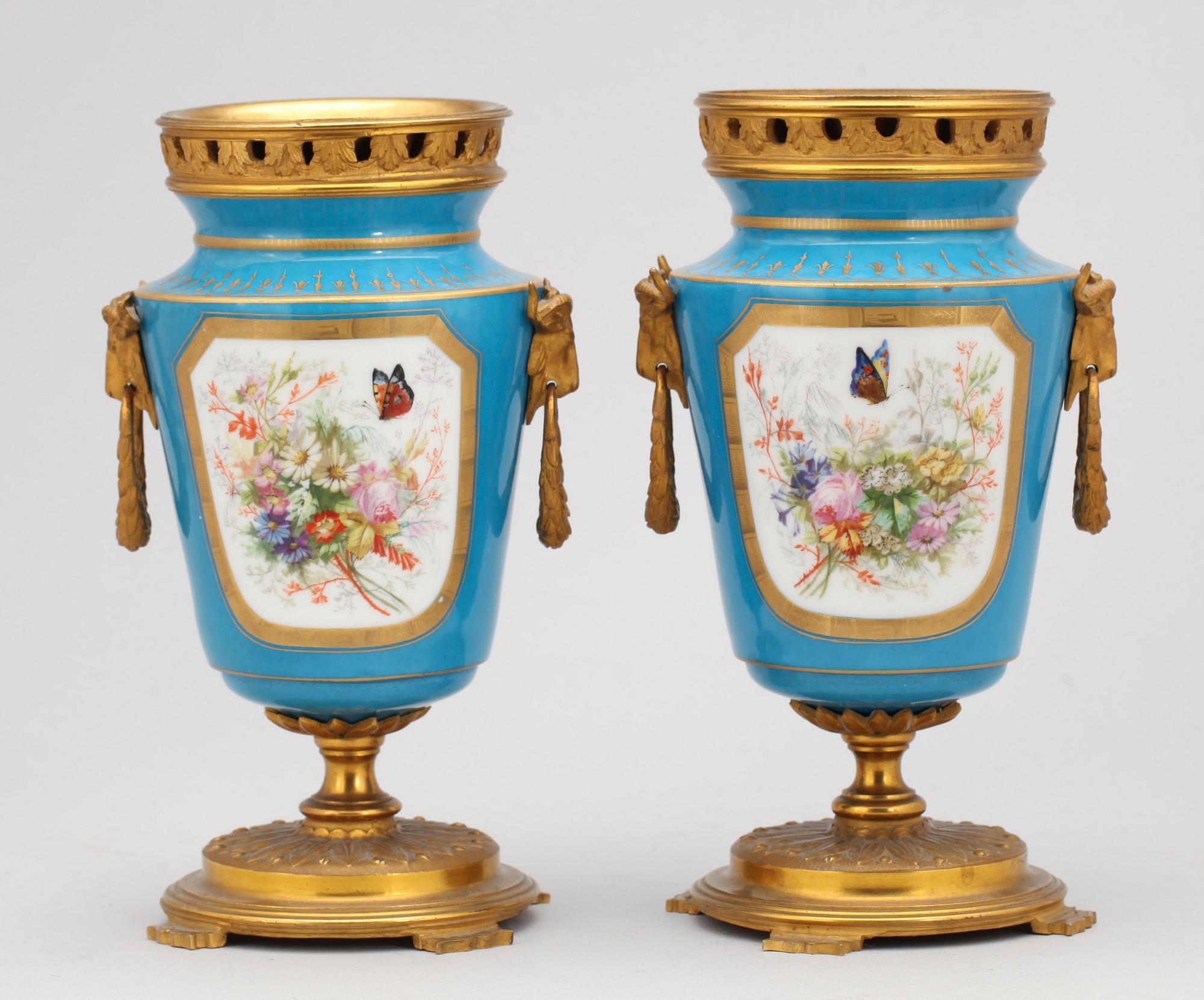 BORDSGARNITYR, 3 dela Louis XVI-stil 1800-talets andra hälft.