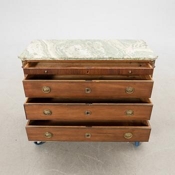 Chest of drawers, Gustavian style, early 19th century.