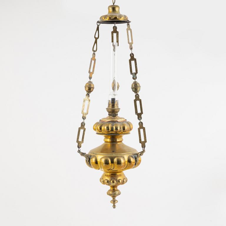 Kerosene lamp, late 19th century.