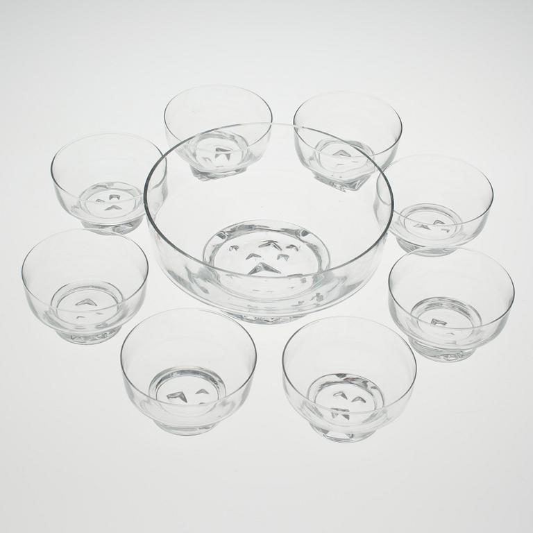 DESSERTSKÅLAR, 8 st, med SERVERINGSSKÅL, "Isbrytare" Tapio Wirkkala, Iittala 1900-talets senare hälft.