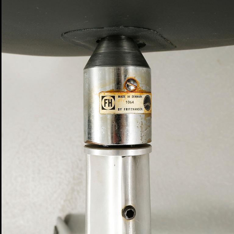 ARNE JACOBSEN, fåtölj, "Svanen", Fritz Hansen, Danmark, 1960-tal.