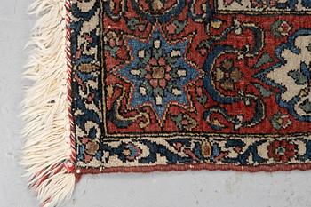 Rug, semi-antique Bakhtiari ca 208 x 126 cm.