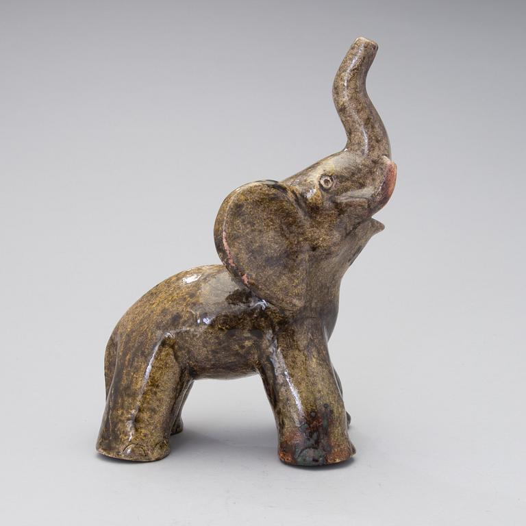 A ceramic elephant designed by Kerttu Suvanto-Vaajakallio for Kupittaan Savi.