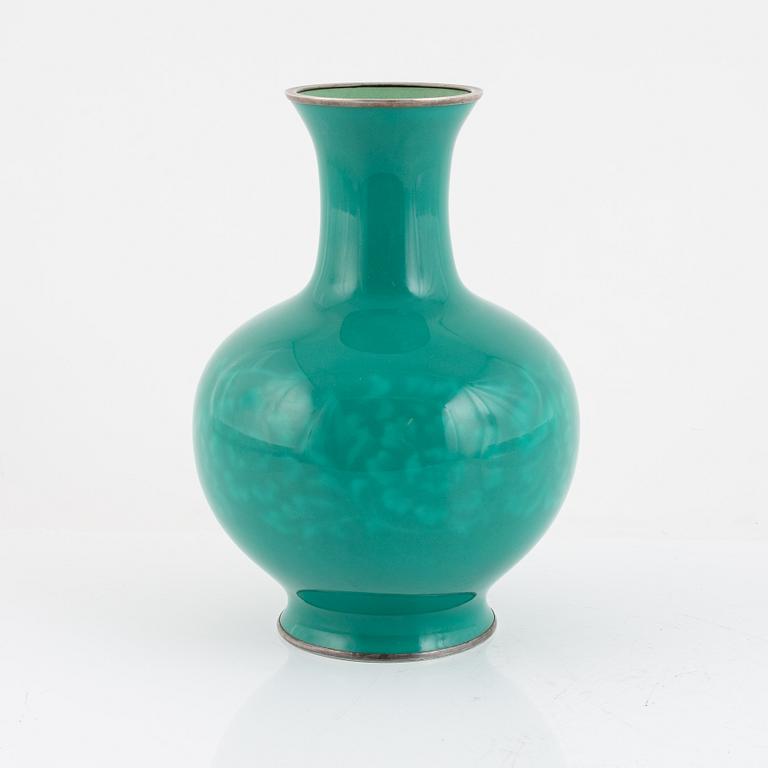 A turquoise Ando wireless cloisonné enamel vase, sealed with mark of the Ando Company, 20th century.