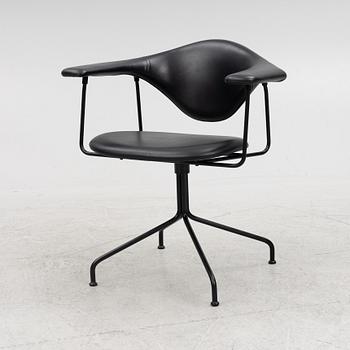 GamFratesi, karmstol, "Masculo", Gubi, Danmark.