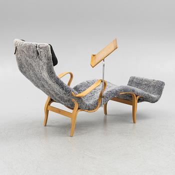 Bruno Mathsson, lounge chair, "Pernilla 3" with reading table, Firma Karl Mathsson, Värnamo, 1965-71.