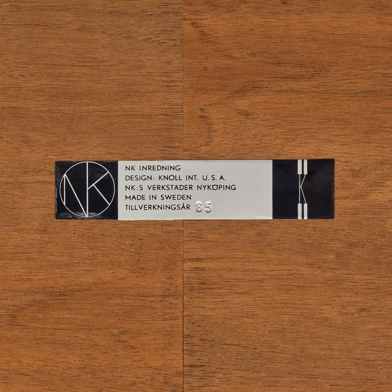 HURTS, Knoll International, licenstillverkat vid NKs verkstäder.