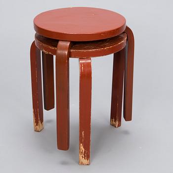 ALVAR AALTO, a pair of mid-20th Century 'E60' Stools for Artek.