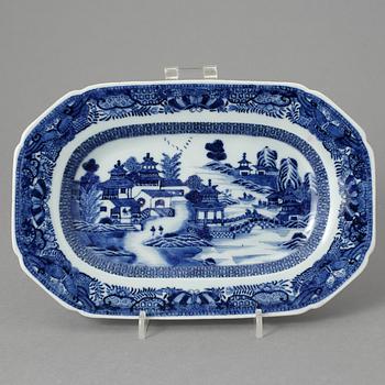 STEKFAT, porslin, Qianlong, Kina 1700-tal.