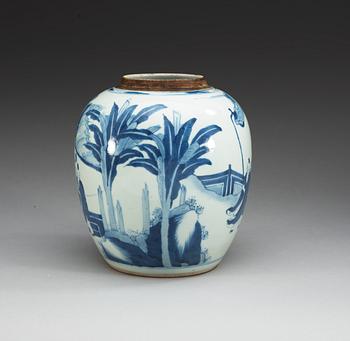 A blue and white jar, Qing dynasty, Kangxi (1662-1722).