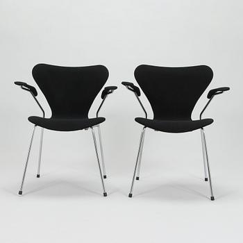 Arne Jacobsen, stolar, 7 st, "Sjuan", Fritz Hansen, Danmark, 1900-talets slut.