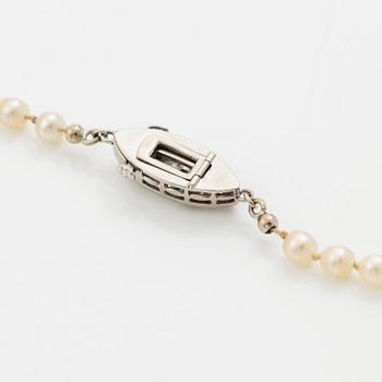 Collier pärlor lås platina med gammalslipade diamanter.