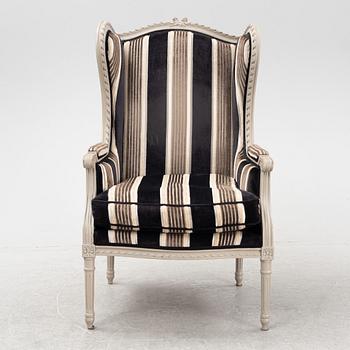 A Louis XVI-syle bergère, first half of the 20th century.