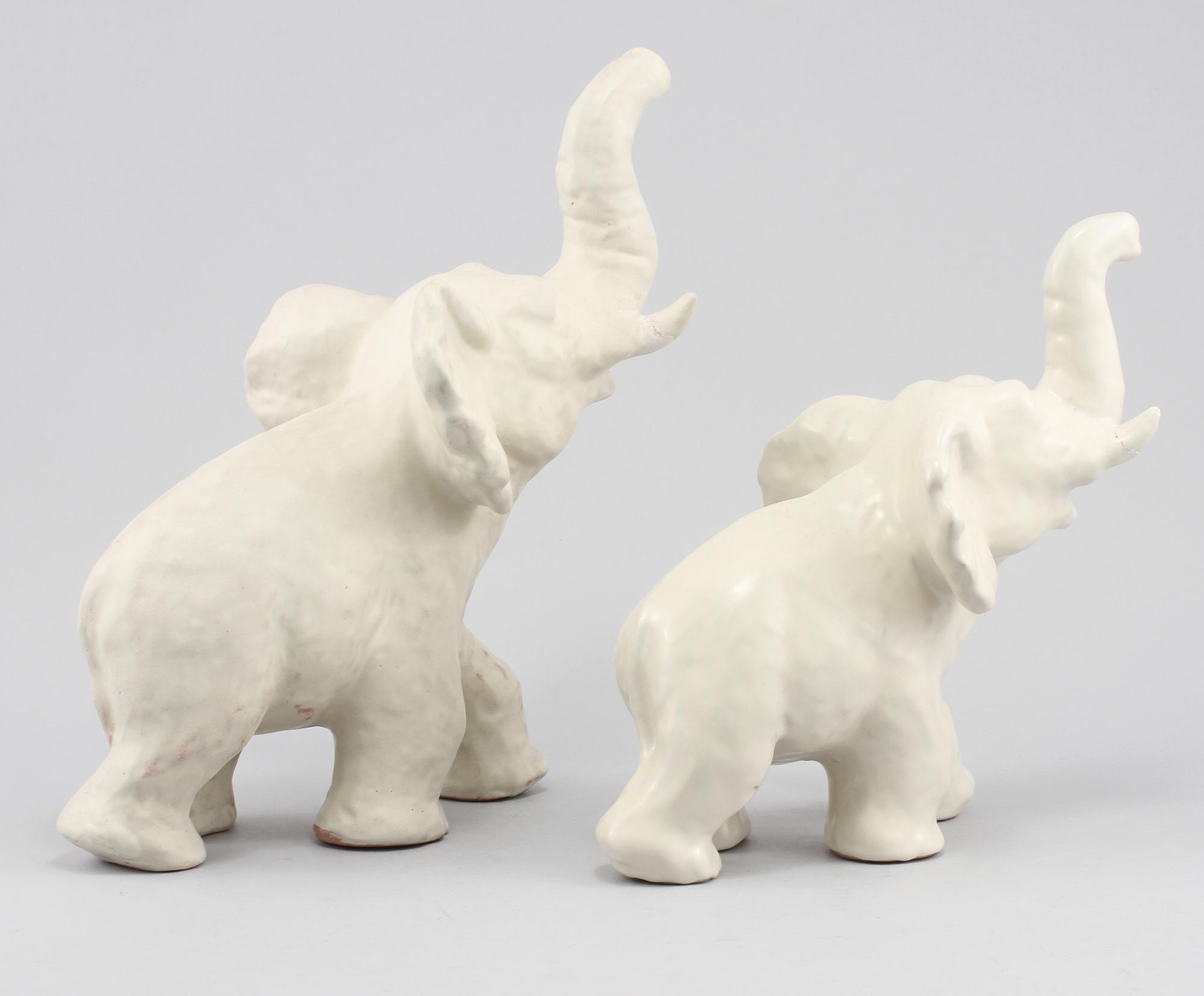 FIGURINER, 2 st, lergods, Vicke Lindstrand, Upsala-Ekeby, 1900-tal.