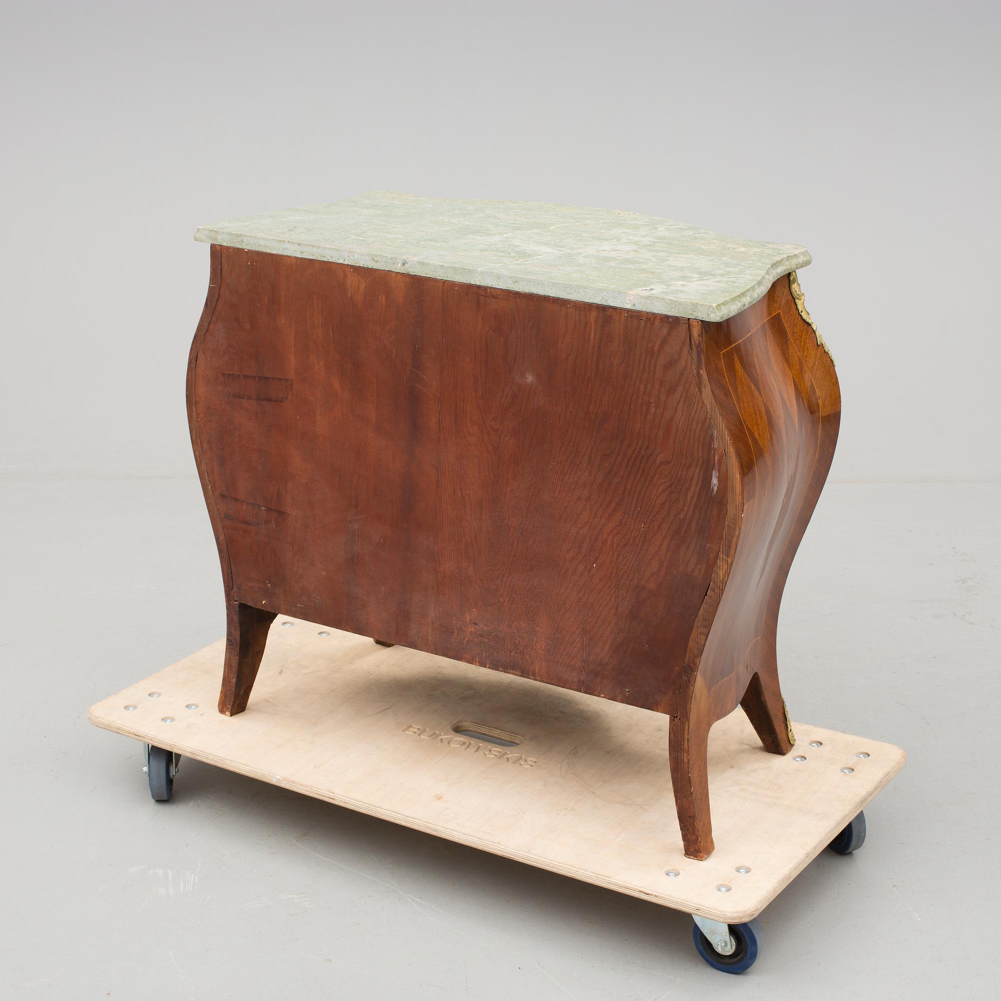 BYRÅ. Rokokostil, 1900-tal.