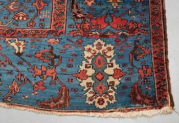 A carpet, antique Heriz/Bakshaish, ca 633-645 x 321-328,5 cm.