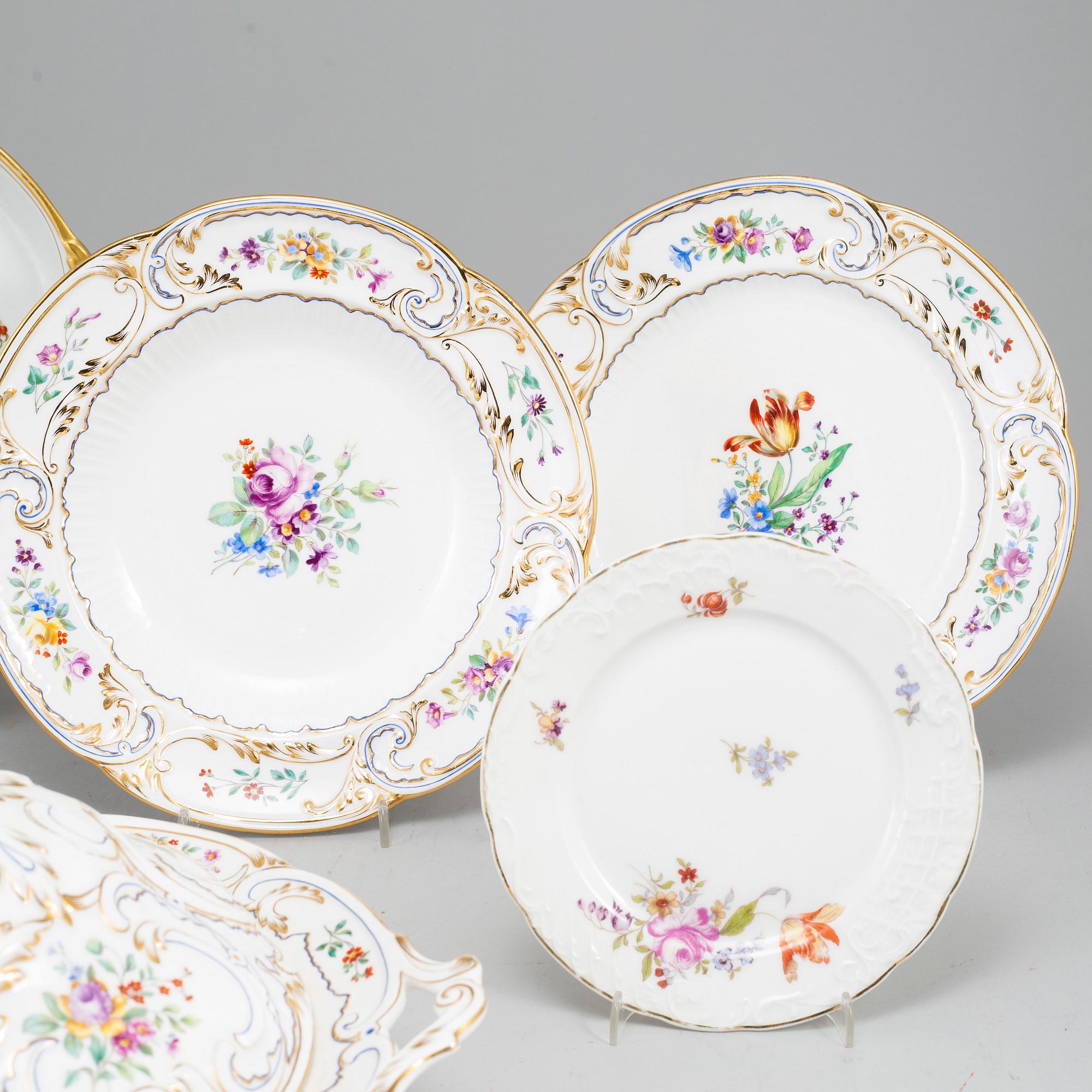 A part Rörstrand service, late 19th/early 20th century (24 pieces).