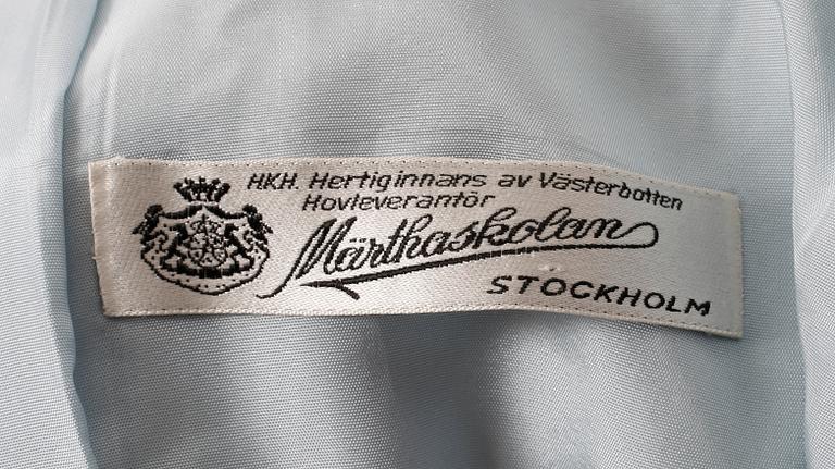 DRÄKT, 2 delar, Märthaskolan, Stockholm, 1960-tal.