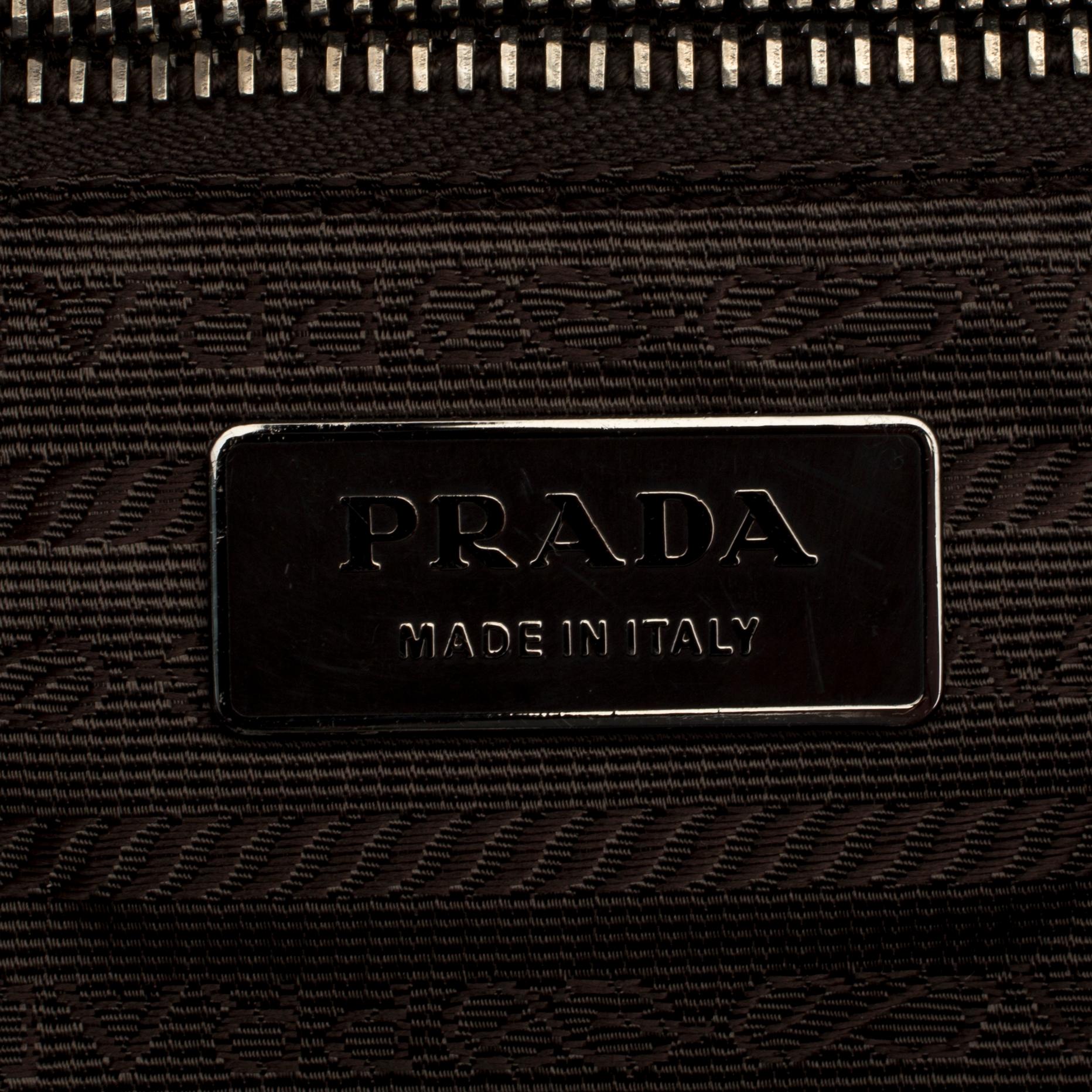 VÄSKA, Prada.