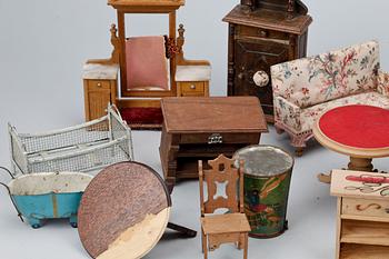 DOCKSKÅP med PARTI INREDNING, omkring 1900.