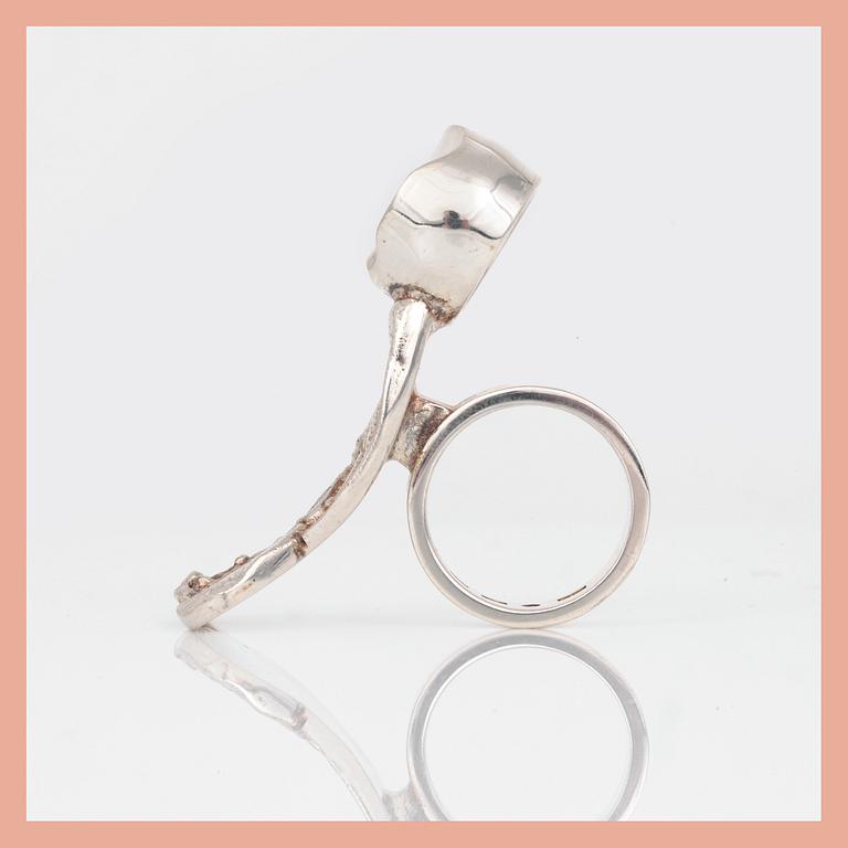 RING, sterling silver, Rolf Karlsson, Grillby, 1992. Total vikt ca 25,27 g.