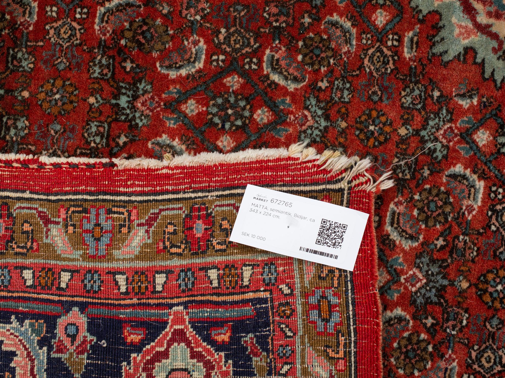 MATTA, semiantik, Bidjar, ca 343 x 224 cm.