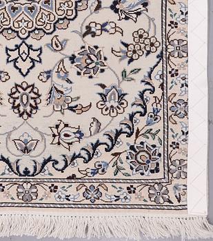 Mattor, ett par, Nain, part silk, s.k. 9LAA, ca 100 x 70 cm.