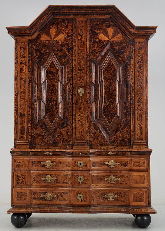 SKÅP. Sverige, 1700-talets mitt. Senbarock.