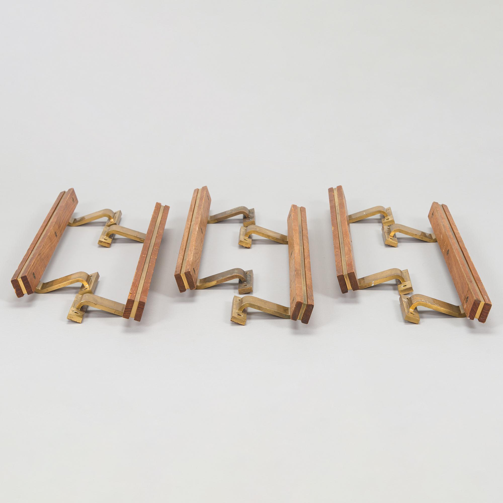 Aarne Olavi (Olli) Kuusi, dörrhandtag, tre par, modell 205, tillverkare Primo Oy, 1900-talets senare hälft.