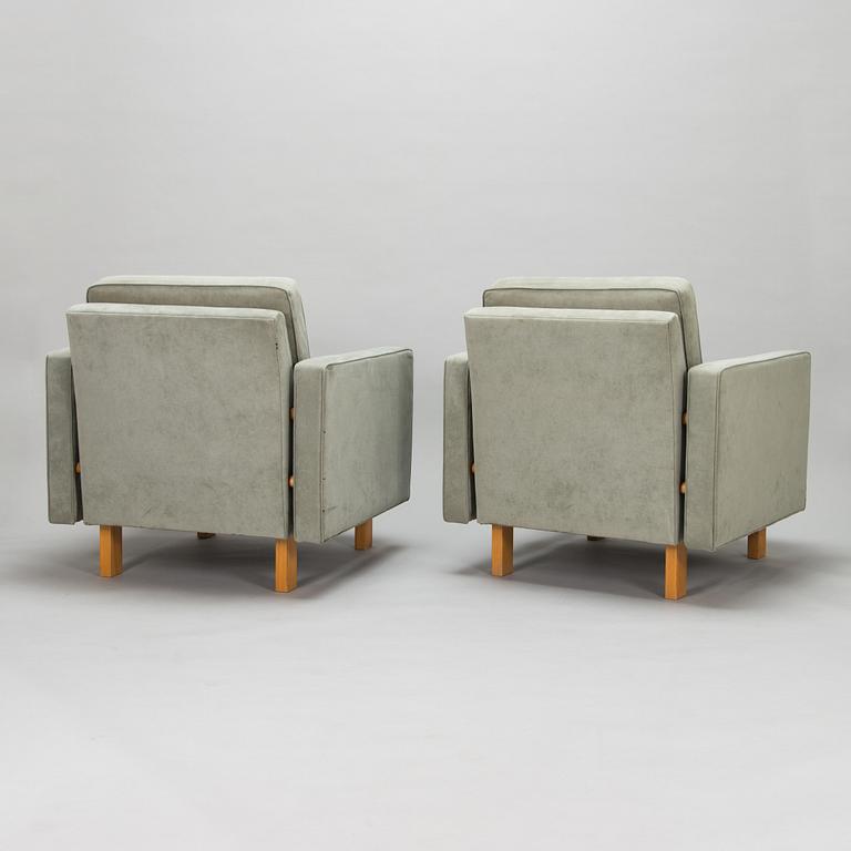 Alvar Aalto, a pair of 1960's 'RB 511' for Artek.