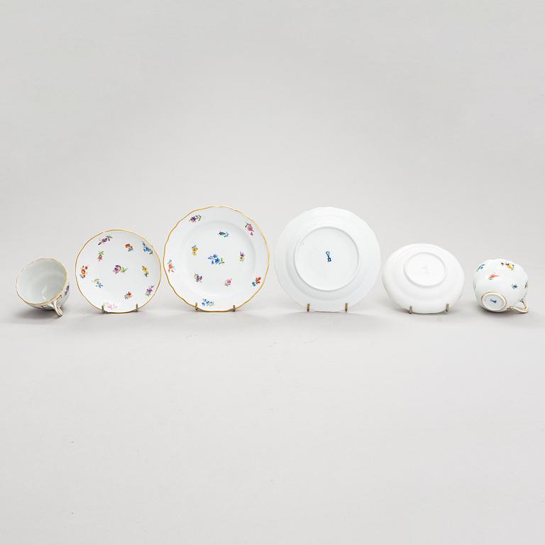 A 38-piece Meissen porcelain coffee set. 20th century.