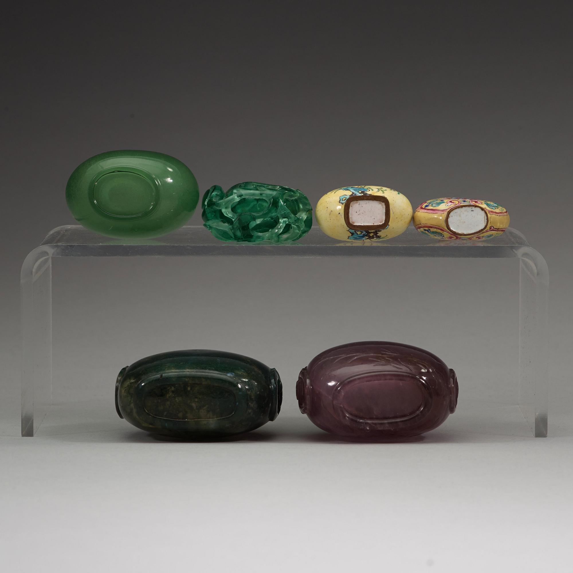 A group of six snuff bottles, Qing dynasty (1644-1912).