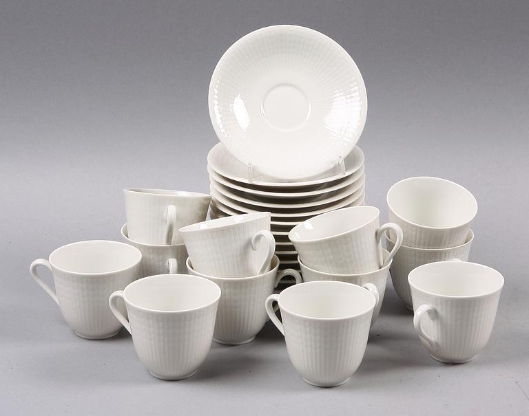 KAFFEKOPPAR MED FAT, 12 st, porslin, "Magnolia", Rörstrand. Design Louise Adelborg.