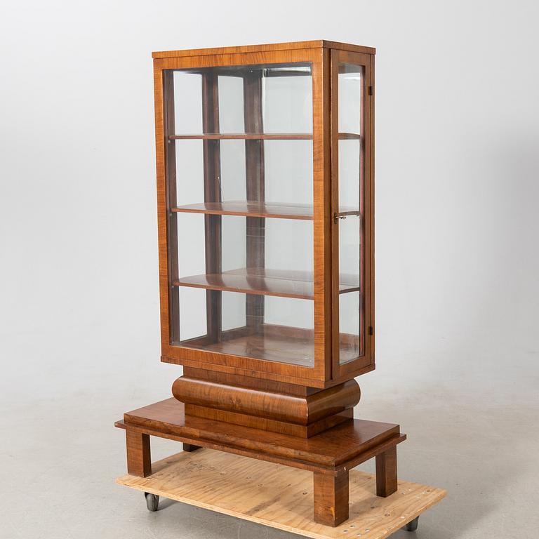 Vitrinskåp, Art Deco 1900-talets första hälft.