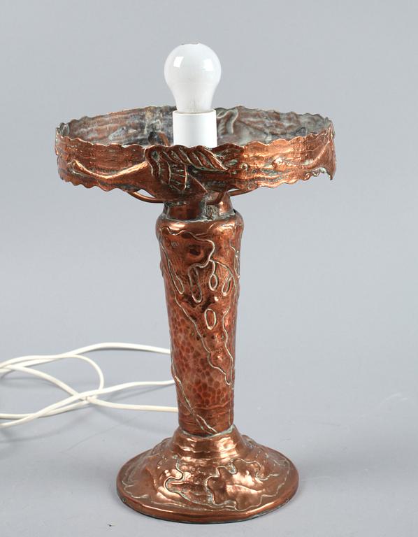 BORDSLAMPA, koppar, Jugend.1900-talets första hälft.