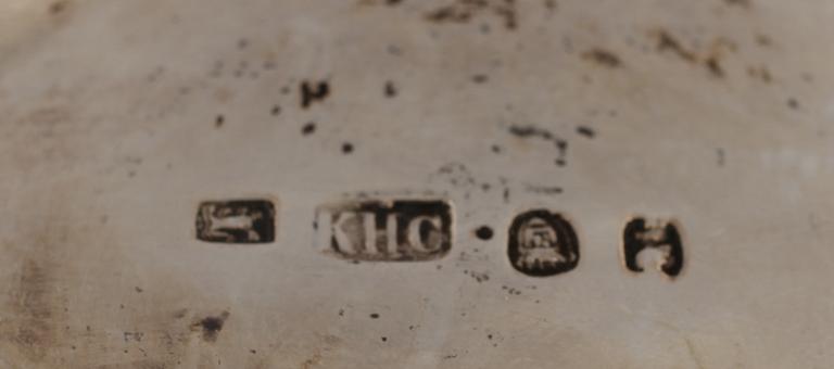 SOCKERSKÅL och MJÖLKKANNA, försilvrad metall, nyrokoko, omkr 1900.