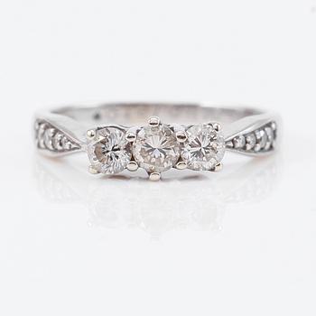 RING, 14K vitguld och diamanter.