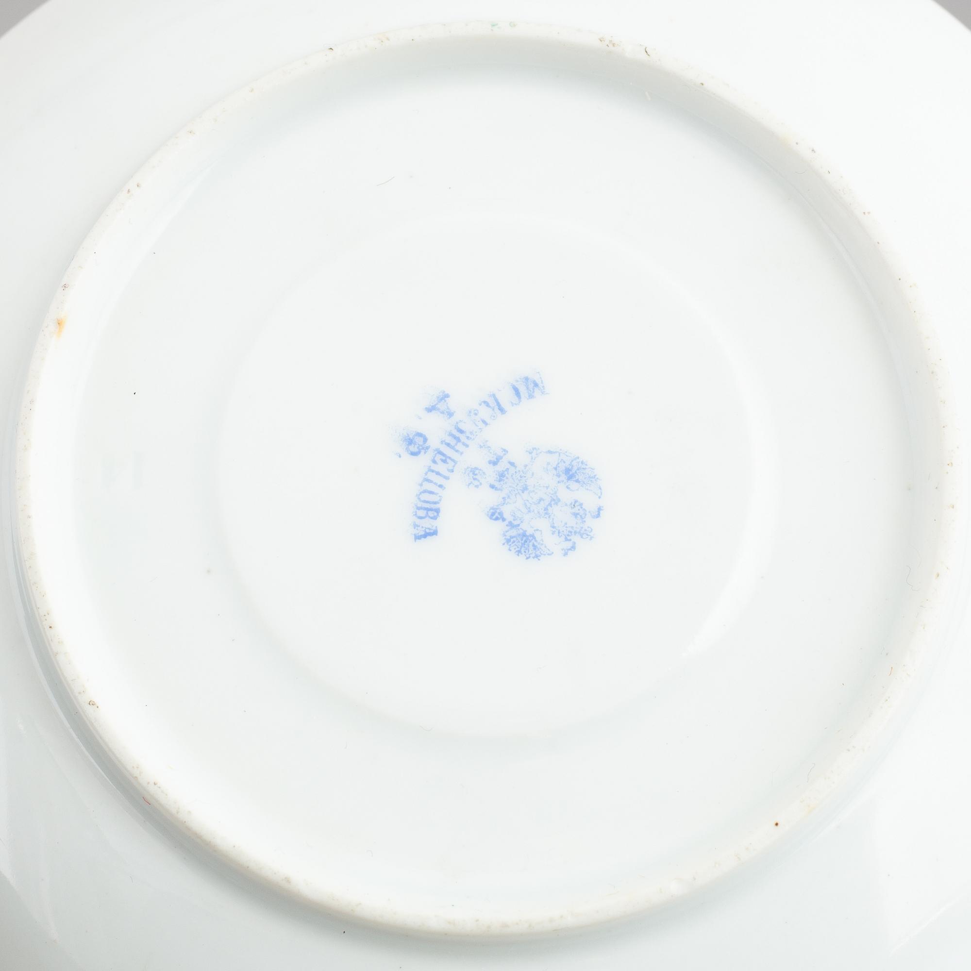 Eight porcelain coffeecups with saucers, Kusnetsov, Russia, around 1900.