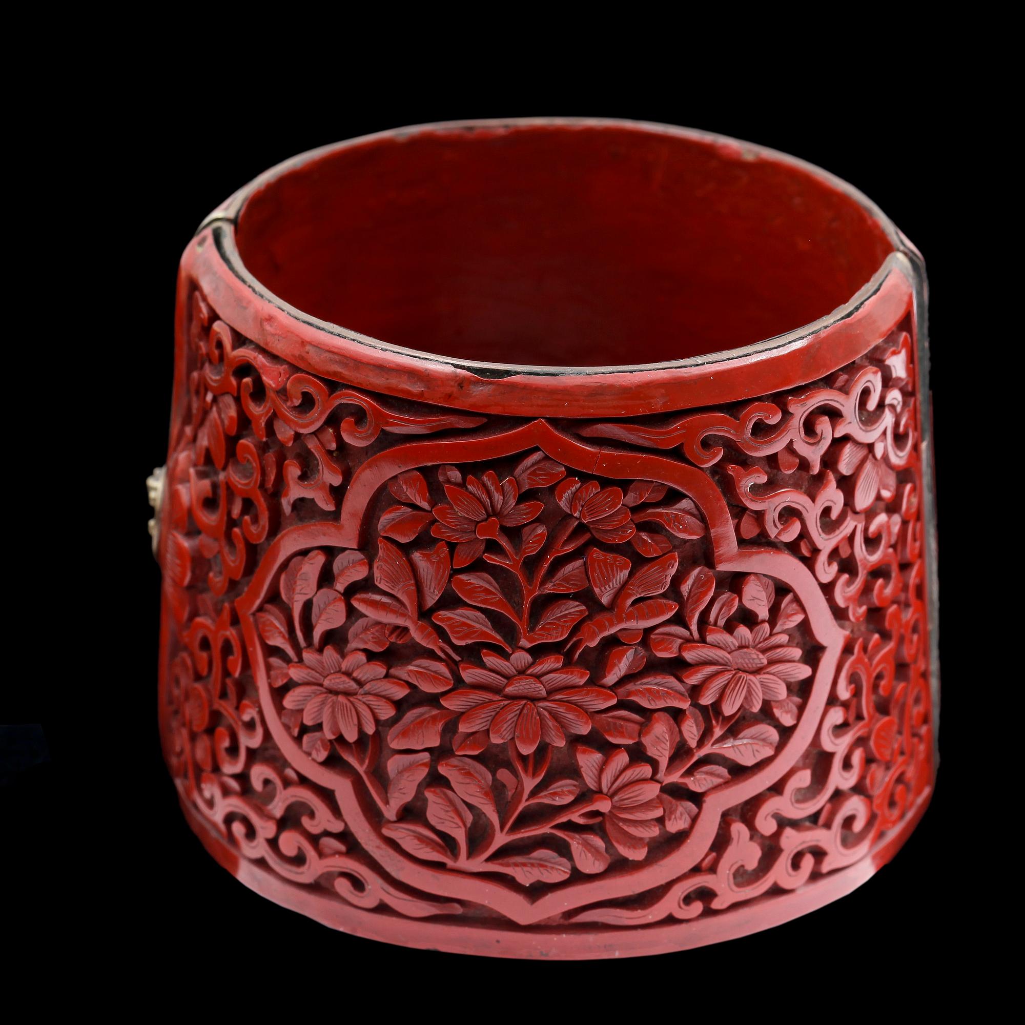 ARMRING, lackarbete och metall, Kina, 1900-tal.