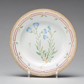 A set of six Royal Copenhagen 'Flora Danica' plates, Denmark, 20th Century.