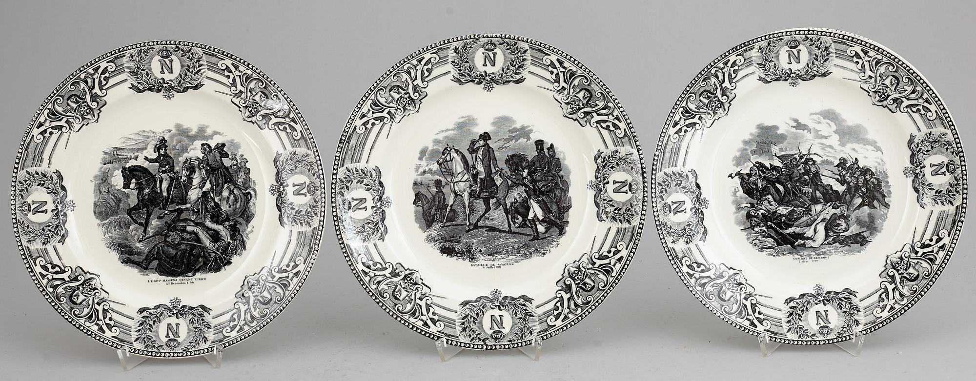 A set 15 cream ware dinner plates, Belgium, "Napoleon".